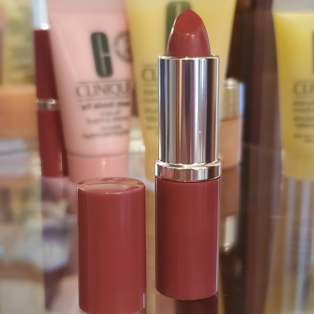 Clinque Lipstick Plum Pop